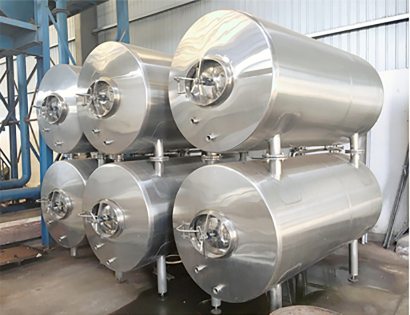 2000L內(nèi)開(kāi)橢圓臥式清酒罐